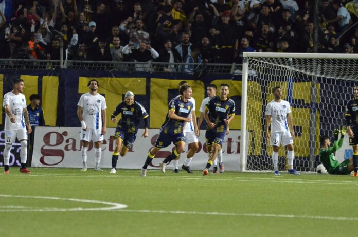 Quinto successo di fila nel fortino della Juve Stabia