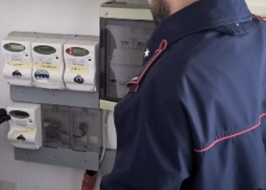 Sant’Antimo: Controlli dei carabinieri. Allacci abusivi e droga nei vani contatori