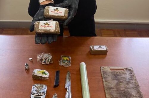 Torre del Greco, pusher con il reddito di cittadinanza: aveva quasi mezzo chilo di hashish. Arrestato 39enne