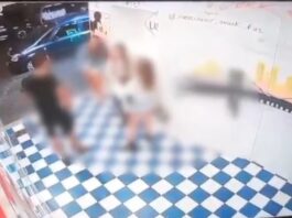 Napoli: milanese adesca tre minorenni chiedendo di poter toccare i loro piedi, arrestato