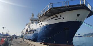 La nave Geo Barents è giunta al porto di Salerno, a bordo 258 migranti: ci sono 26 minori non accompagnati La nave Geo Barents è giunta al porto di Salerno, a bordo 258 migranti: ci sono 26 minori non accompagnati