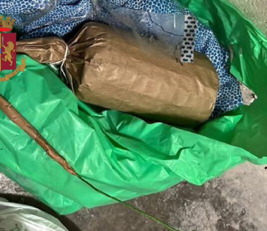 Secondigliano: rinvenuto dalla Polizia di Stato un ordigno esplosivo