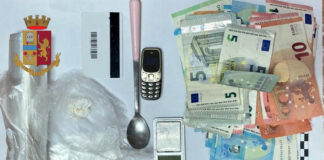 Torre del Greco: sorpresi in casa con la droga. Arrestato un 40enne e denunciata una donna