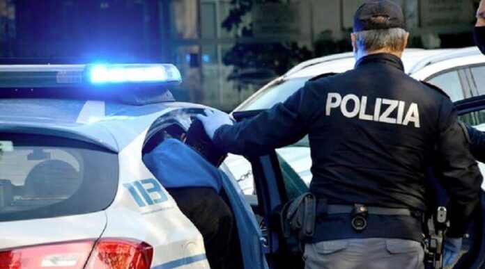 Chiaiano: minaccia di far esplodere una palazzina. Arresta 47enne napoletano Chiaiano: minaccia di far esplodere una palazzina. Arresta 47enne napoletano