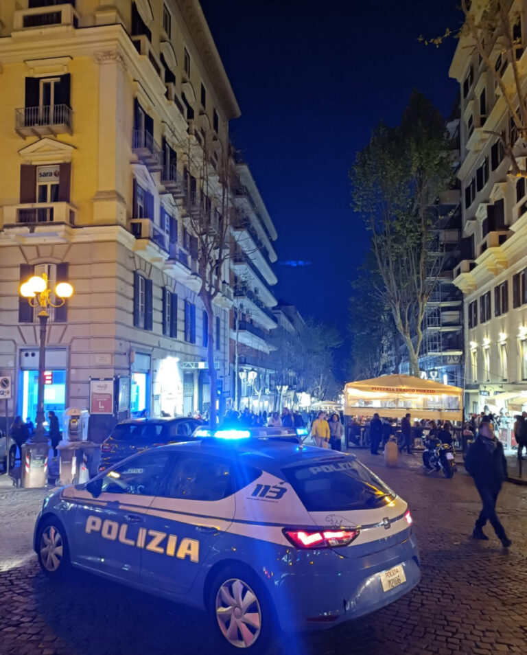 Napoli: controlli all’Arenella, un commerciante sorpreso con l’eroina