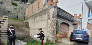 Abusivismo edilizio ad Agerola, denunciato 39enne del clan: voleva costruire un garage in un’area vincolata Abusivismo edilizio ad Agerola, denunciato 39enne del clan: voleva costruire un garage in un'area vincolata