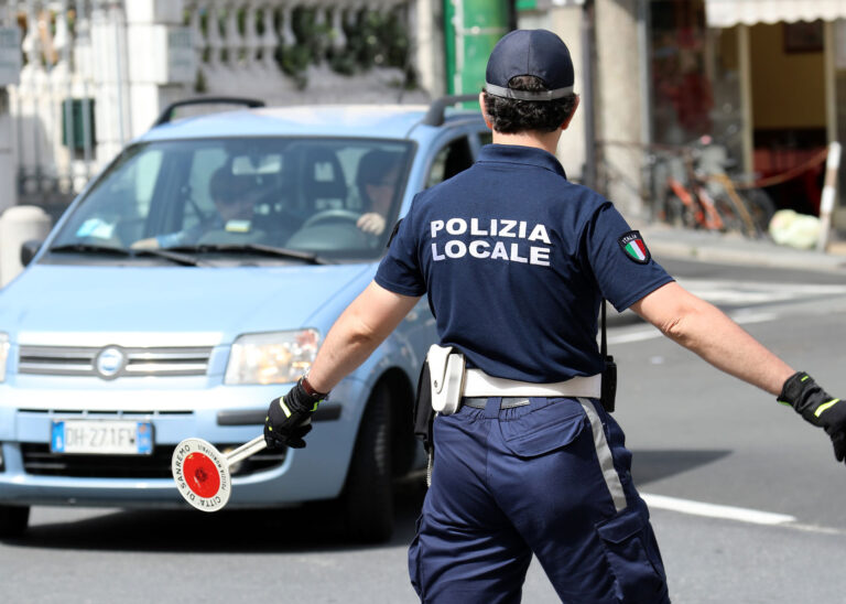 Palma Campania, operazione della polizia locale per contrasto al sovraffollamento delle abitazioni