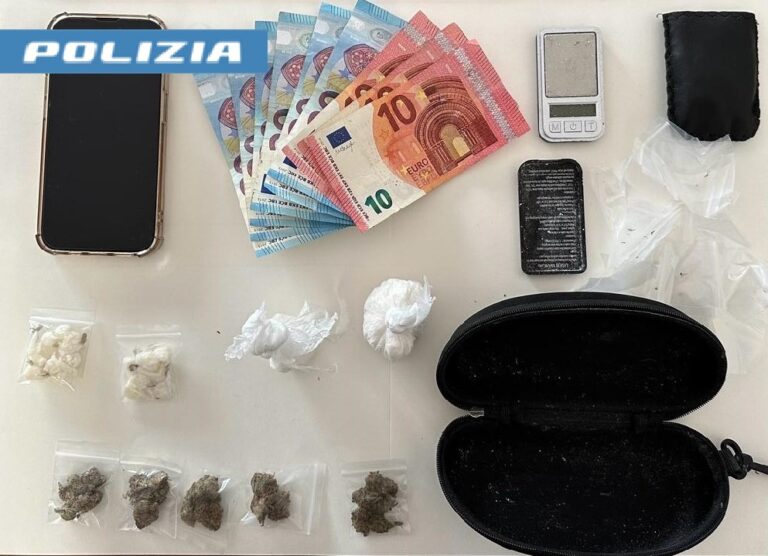 Castellammare di Stabia, lancia un borsello con la droga dalla finestra, arrestato 30enne stabiese