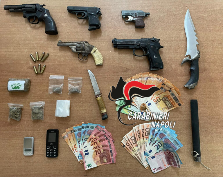 Giugliano: armi e droga nelle mani di un 22enne incensurato. Arrestato