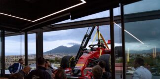 Vesuvio MotorShow, una Formula1 vola nel cielo di Napoli