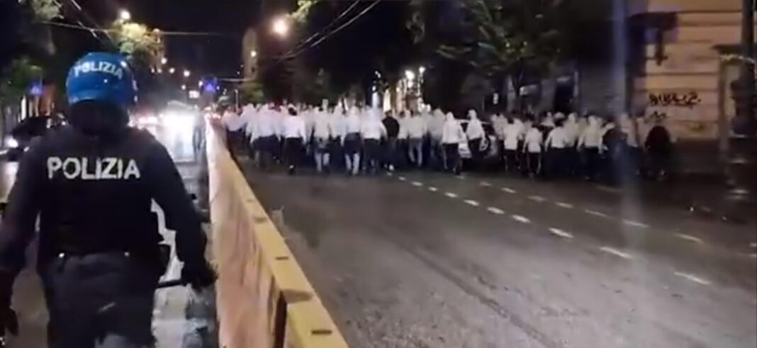 Scontri tifosi union berlino con polizia a napoli (6)