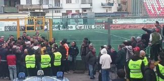 Torre del Greco: aggredisce uno steward dopo la gara della Turris. Arrestato un 46enne ercolanese