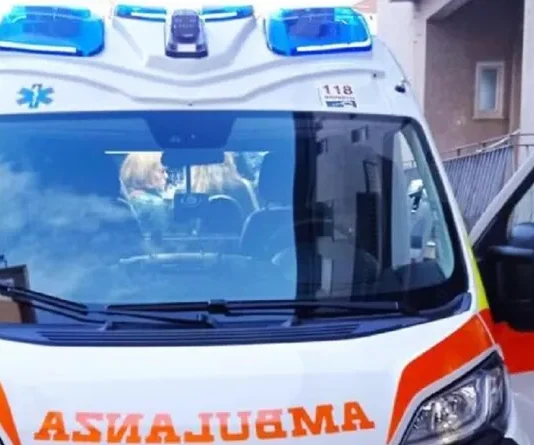 Napoli, Villaricca: autista 118 minacciato con una pistola durante i soccorsi