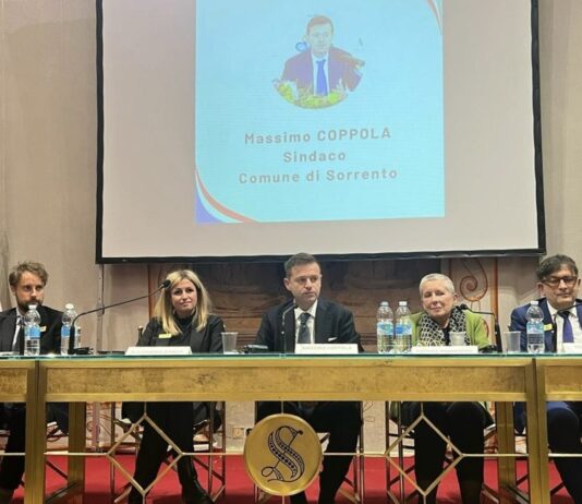 "Progetto 10 Comuni", il sindaco Coppola porta in Senato l'esperienza di Sorrento