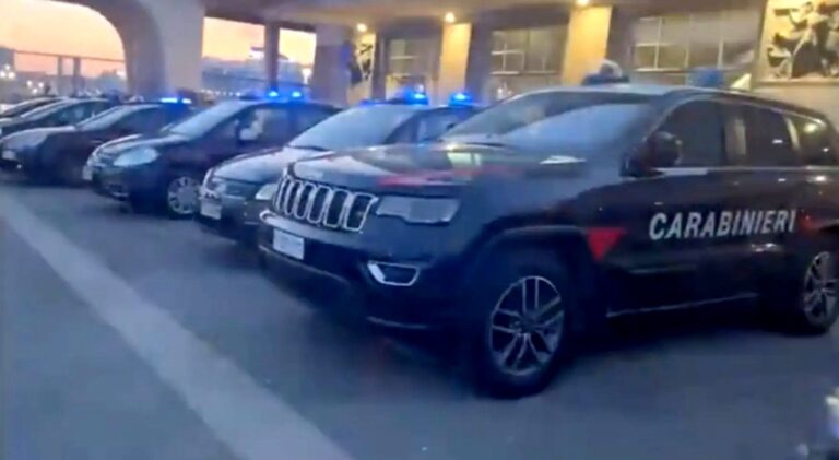 Torre Annunziata sotto assedio, scatta l’operazione “Alto Impatto”: 300 uomini delle forze dell’ordine in campo Torre Annunziata sotto assedio, scatta l’operazione “Alto Impatto”: 300 uomini delle forze dell’ordine in campo