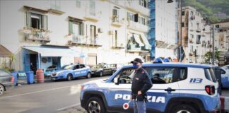 Castellammare, controlli a tappeto: identificate 140 persone Castellammare di Stabia: trovato a bordo di uno scooter rubato. La polizia ha tratto in arresto un 18enne