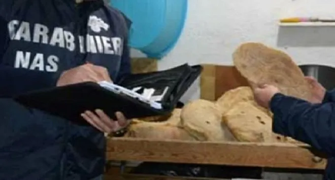 Napoli: carenze igieniche sul lavoro, panificio nei guai. 115 chili di impasto sequestrati