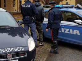 Napoli, traffico di droga, estorsioni: decimati due clan, arrestate 16 persone