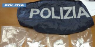 San Giuseppe Vesuviano: nasconde cocaina tra l’ovatta di un cuscino da divano. Arrestato 45enne