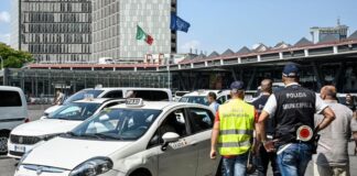 Napoli: ruba in un taxi in sosta. Arrestato un 33enne