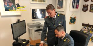 Napoli, svuota società con “impresa clone”: sequestro da 5,7 milioni Napoli, svuota la società con una "impresa clone": sequestro da 5,7 milioni di euro. Scattato il provvedimento finalizzato alla confisca