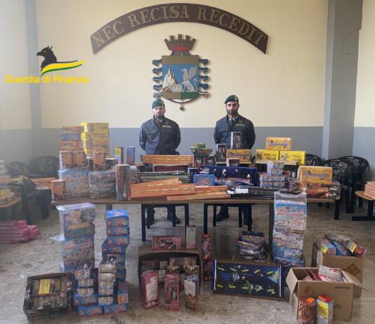 Boscoreale, operazione "Capodanno Sicuro": sequestrati 48mila botti pericolosi. In tutta la provincia sigilli ad oltre una tonnellata di fuochi