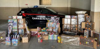 Casalnuovo, 5 quintali fuochi illegali sequestrati, un arresto e una denuncia
