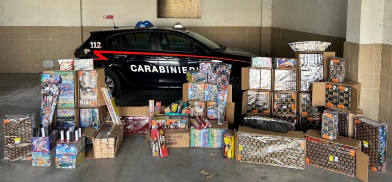 Casalnuovo, 5 quintali fuochi illegali sequestrati, un arresto e una denuncia