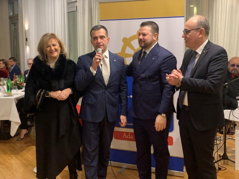 Ottiene plausi l’incontro a Castellammare dei soci A.D.A. Ottiene plausi l’incontro a Castellammare dei soci A.D.A.