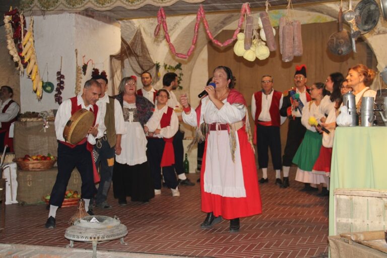 Torre Annunziata: XXV edizione del “Presepe Napoletano Vivente Folklorico” Torre Annunziata: XXV edizione del “Presepe Napoletano Vivente Folklorico”