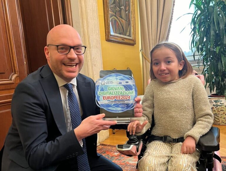 Premio digital news: il Presidente della Camera Lorenzo Fontana ha incontrato Maria Vittoria per parlare del suo sogno di diventare giornalista Premio digital news: il Presidente della Camera Lorenzo Fontana ha incontrato Maria Vittoria per parlare del suo sogno di diventare giornalista
