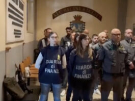 Il rione "Ponticelli" di Napoli sotto assedio, oltre 200 operatori per il blitz "Alto Impatto": in volo anche gli elicotteri