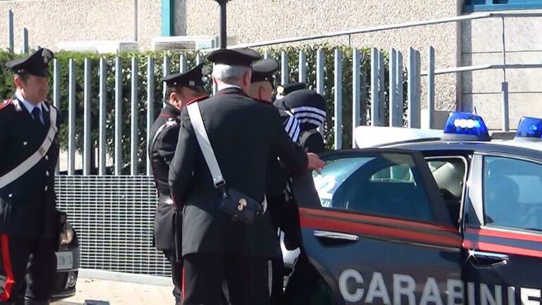 Nola: lite al supermercato ma è solo l’ultimo episodio. Arrestato 62enne