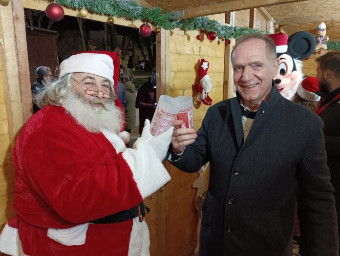 Torre del Greco: no brindisi in bicchieri di vetro e recupero bottiglie da parte dei negozianti