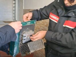 Caivano: droga nel Parco Verde, nuovi trucchi per nascondere le dosi. Cassette della posta con il doppio fondo
