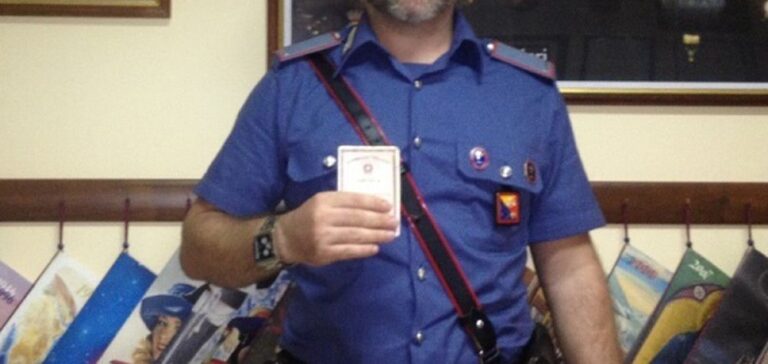 Tenta di aprire conto ma con un documento falso. Arrestano a Napoli un 47enne Tenta di aprire conto ma con un documento falso. Arrestano a Napoli un 47enne