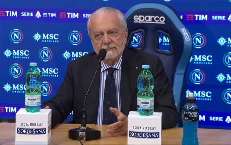 De Laurentiis chiede scusa ai tifosi: “E’ colpa mia”. Agli arbitri: “Questo non è calcio” De Laurentiis chiede scusa ai tifosi: “E’ colpa mia”. Agli arbitri: “Questo non è calcio”