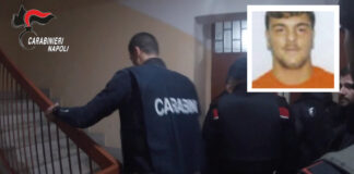 Napoli, catturato a Scampia il boss Gaetano Angrisano Napoli, catturato nella sua roccaforte di "Scampia" il boss Gaetano Angrisano: era nella lista dei 100 latitanti più pericolosi