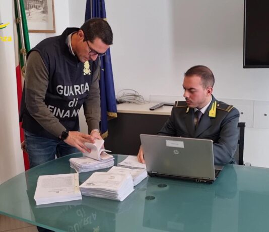 Napoli, faida di camorra a "Ponticelli": scatta il sequestro della casa e delle auto per il boss del clan "De Micco - De Martino"