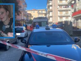 Agropoli, donna uccisa a coltellate dal marito: l'uomo si è poi suicidato. Trovata l'arma del delitto: la figlia 13enne era in casa