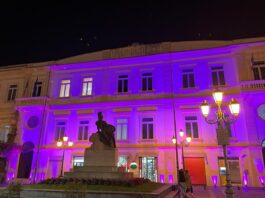 Il Palazzo Municipale di Sant' Agnello si colora di viola