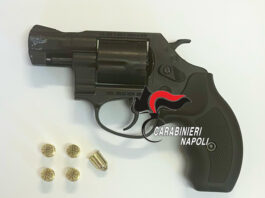 Portici, tenta una rapina ma un cliente urla: scappa e finisce contro un'auto. Arrestato 67enne: sospetti su di lui per altri due colpi in zona