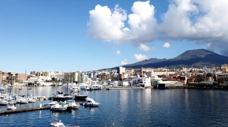 Progetto “Torre Blu”: La Rivoluzione Sostenibile del Golfo di Torre del Greco Progetto “Torre Blu”: La Rivoluzione Sostenibile del Golfo di Torre del Greco