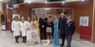 Caserta, l’Anps in Pediatria per consegnare doni ai bambini Ospedale di Caserta, l’Associazione Nazionale Polizia di Stato al Reparto Pediatria per consegnare doni ai bambini ricoverati