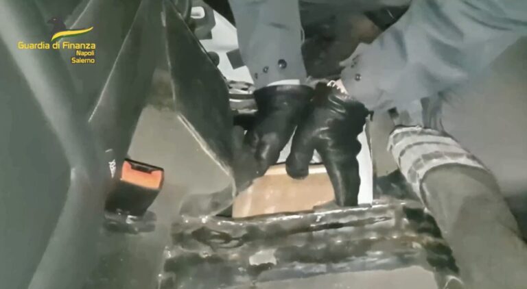 Narcotraffico tra Napoli, Salerno e Scalea: 4 arresti Narcotraffico tra Napoli, Salerno e Scalea: 4 arresti