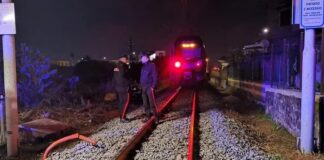 Tragedia tra Boscoreale e Scafati, rider 50enne investito e ucciso da treno della Circumvesuviana
