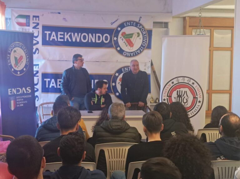 Taekwondo Unitam Song Moo Kwan-Italia: conclusi con successo ad Ercolano i corsi di aggiornamento e formazione per gli ufficiali di gara