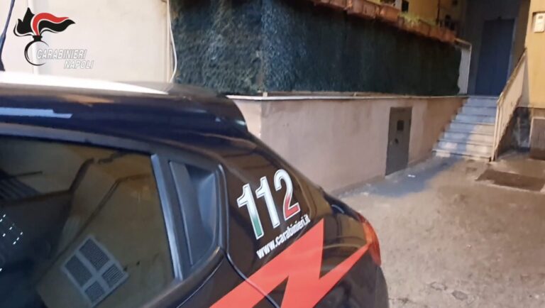 Così a “Fuorigrotta” la camorra impone i gadget del Napoli Così a “Fuorigrotta” la camorra impone i gadget del Napoli