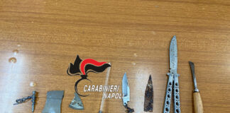 Castellammare, lanciava sassi sulle auto in transito sulla strada statale 145: arrestato 23enne senza fissa dimora. Colpita anche una pattuglia dei Carabinieri