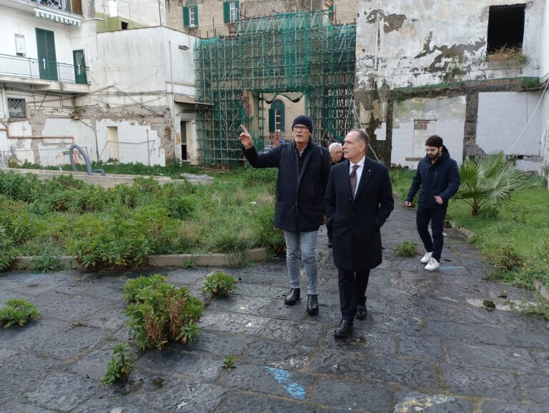 Torre del Greco: pronti a ripartire i lavori nell’ex mercato di via Purgatorio Torre del Greco: pronti a ripartire i lavori nell’ex mercato di via Purgatorio